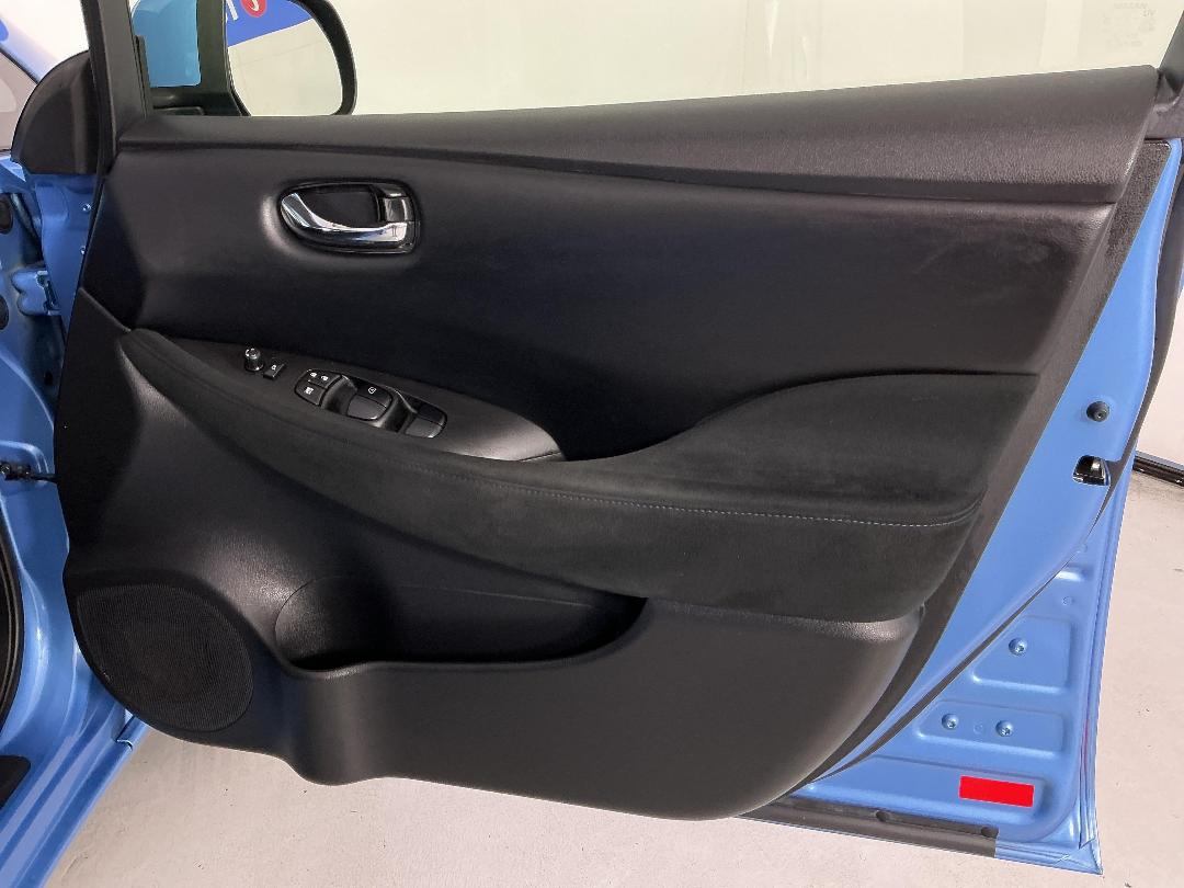 Photo '15' of Nissan Leaf Photo '15' of Nissan Leaf