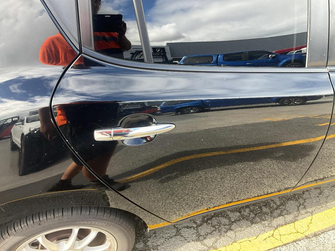 Photo '16' of Nissan Leaf