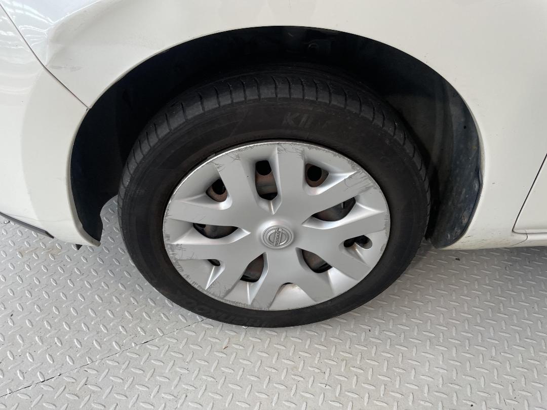 Photo '10' of Nissan Leaf