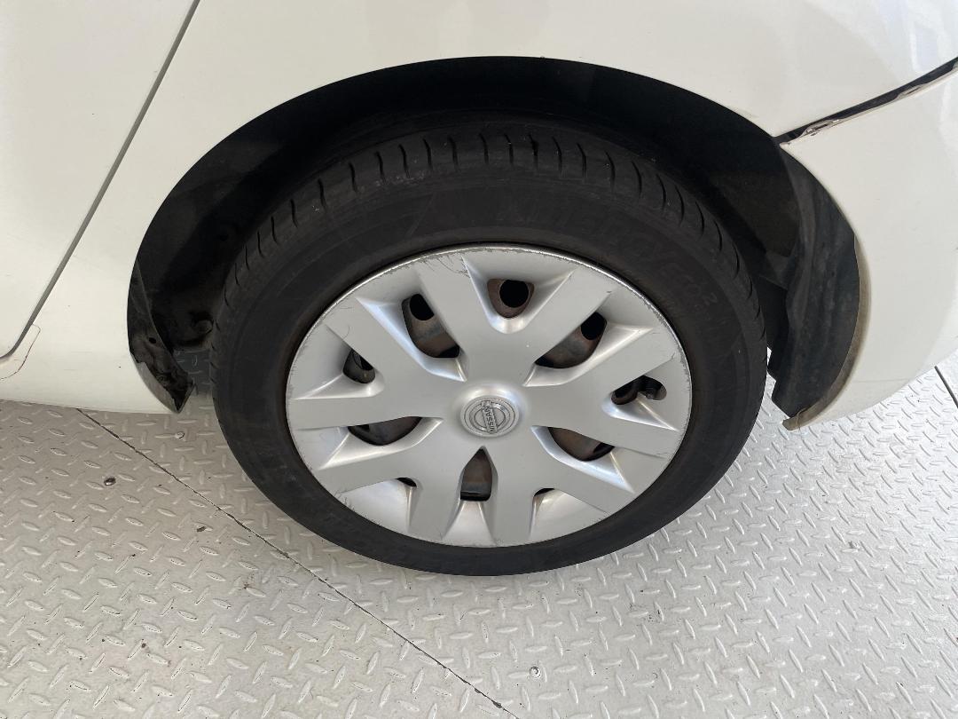 Photo '11' of Nissan Leaf