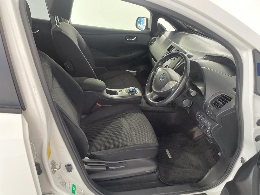 Photo '16' of Nissan Leaf