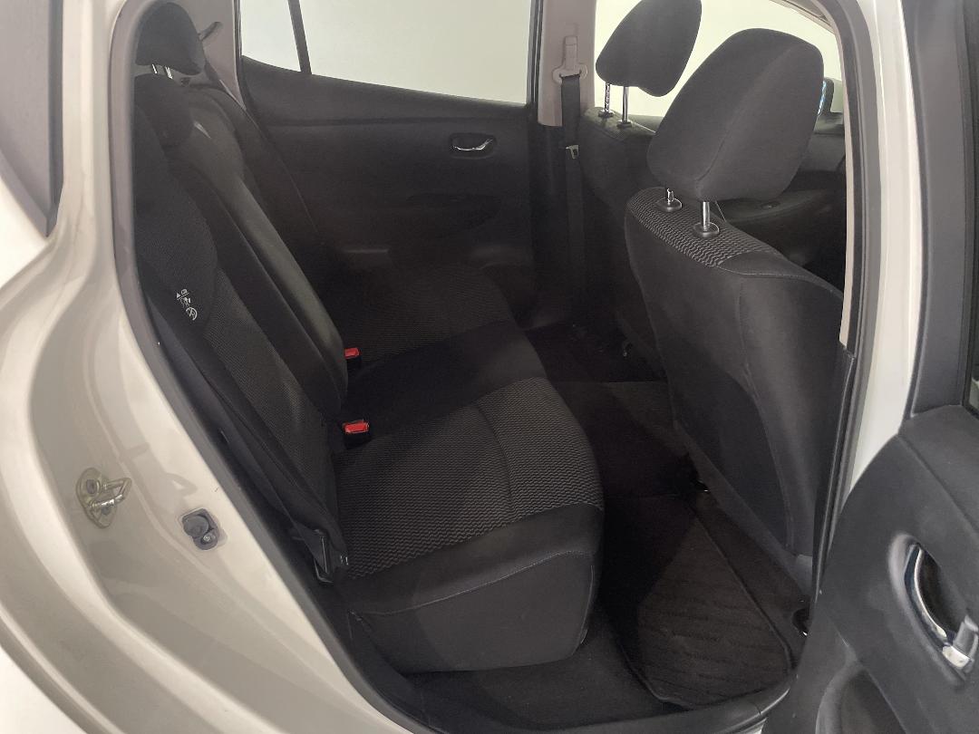 Photo '20' of Nissan Leaf