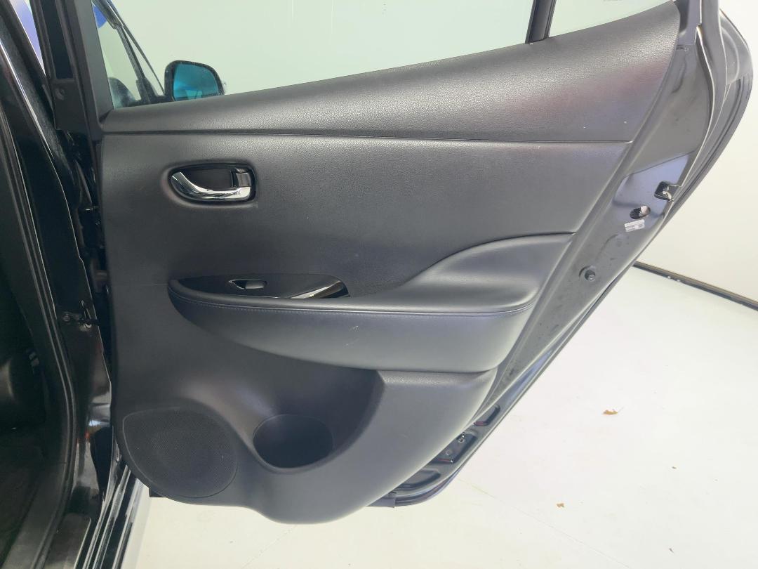 Photo '19' of Nissan Leaf