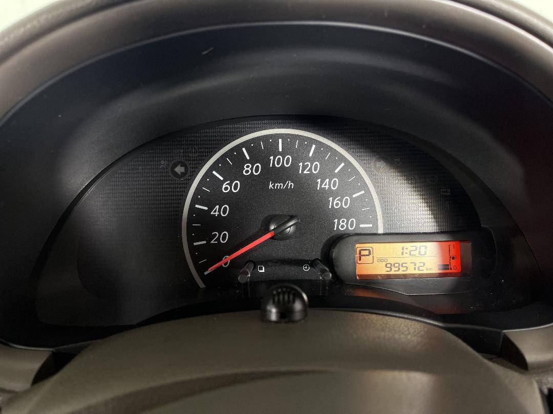 Photo '21' of Nissan March