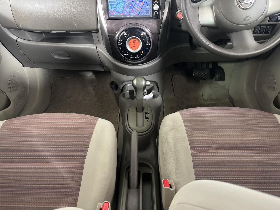 Photo '23' of Nissan March