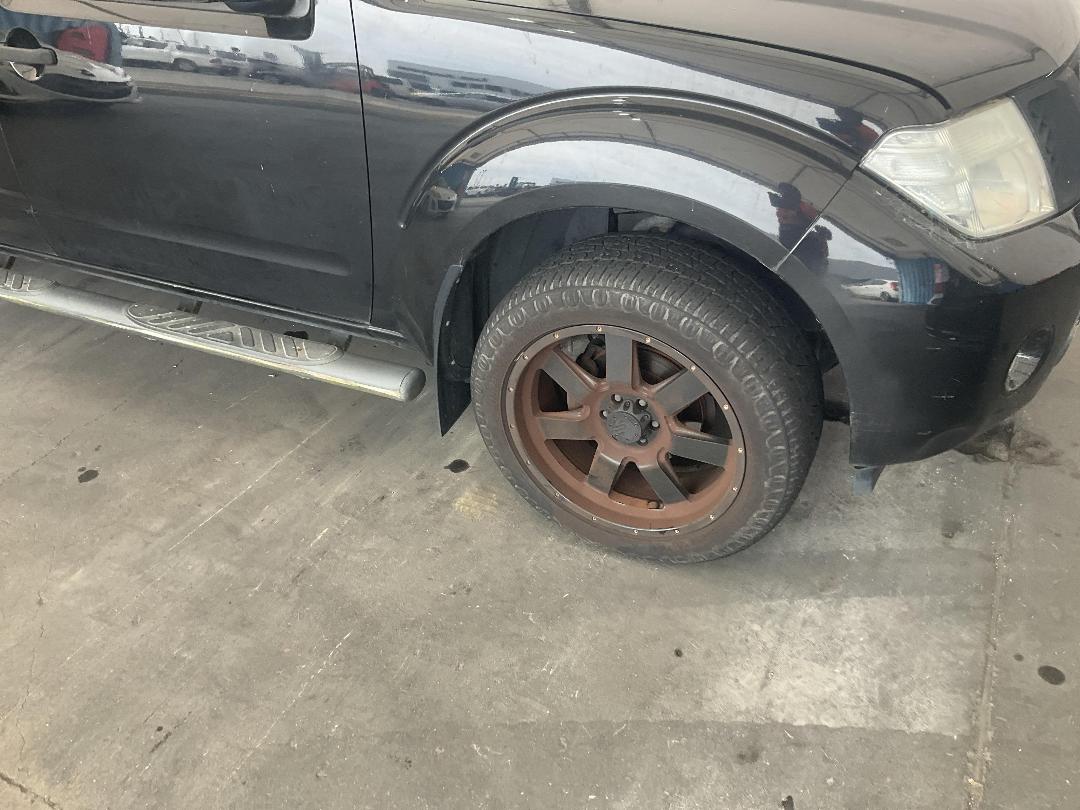 Photo '7' of Nissan Navara D/C ST-X