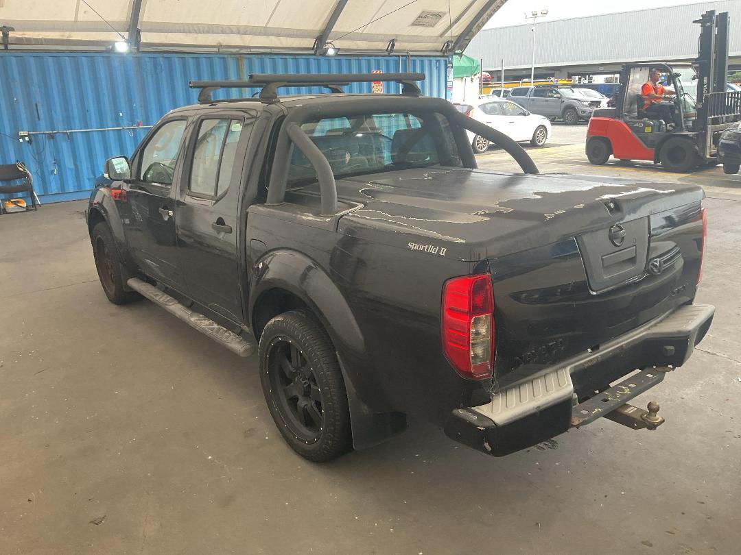Photo '4' of Nissan Navara D/C ST-X