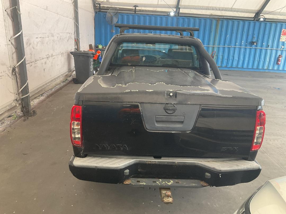 Photo '5' of Nissan Navara D/C ST-X