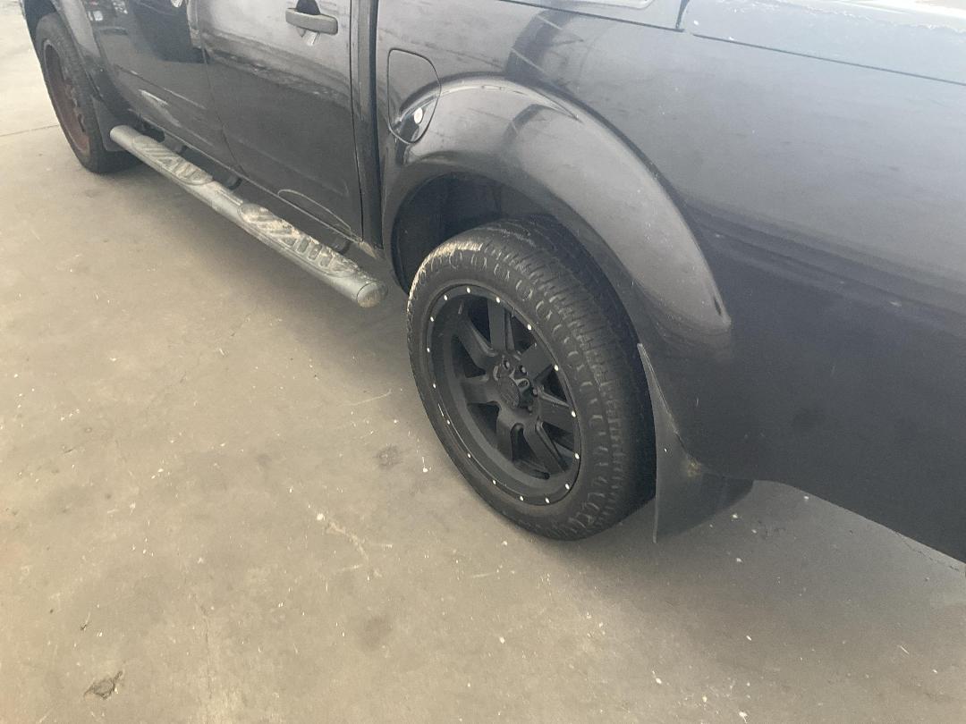 Photo '13' of Nissan Navara D/C ST-X