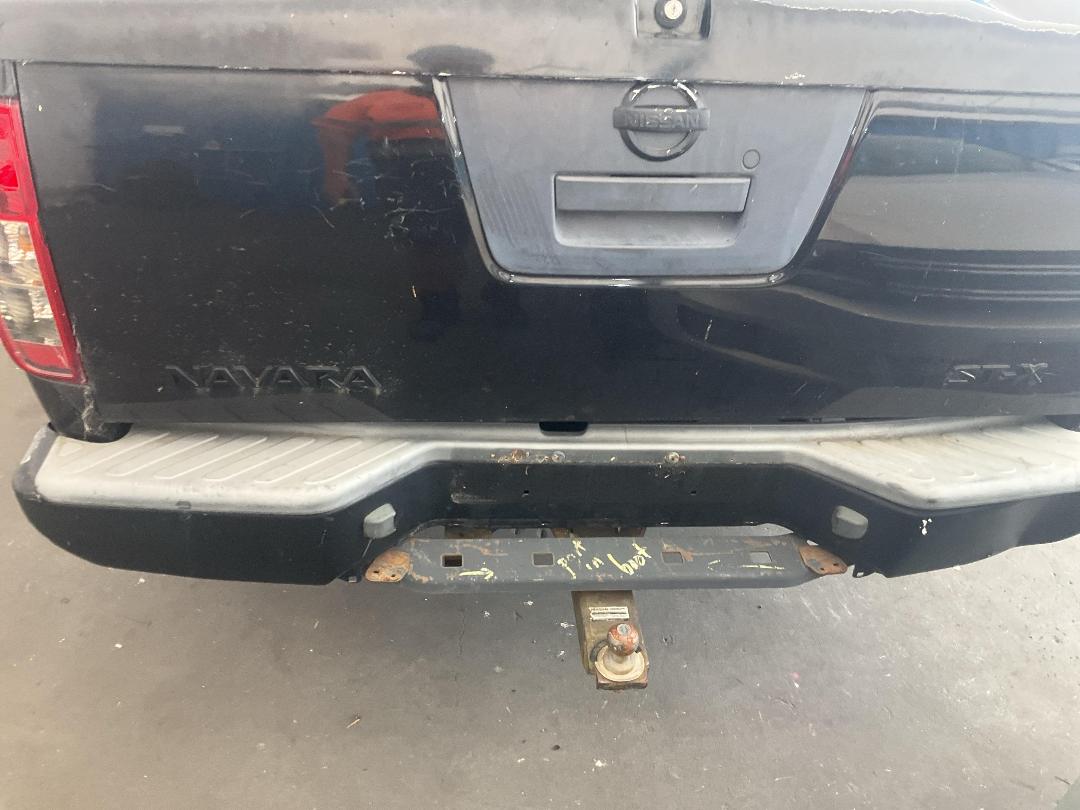 Photo '14' of Nissan Navara D/C ST-X