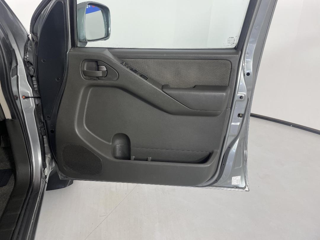 Photo '15' of Nissan Navara