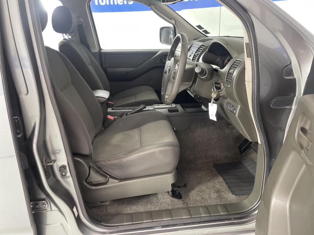 Photo '16' of Nissan Navara