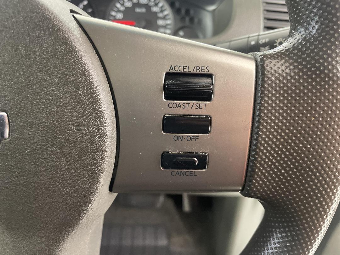 Photo '24' of Nissan Navara