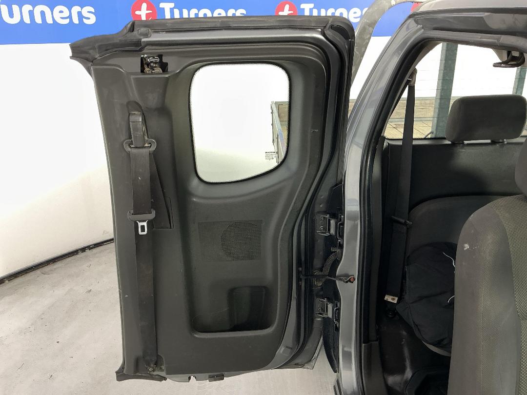 Photo '19' of Nissan Navara