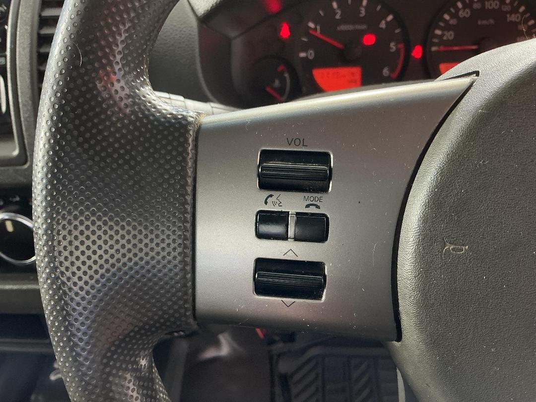 Photo '24' of Nissan Navara