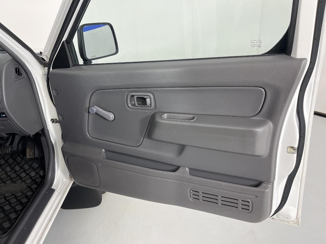 Photo '15' of Nissan Navara Photo '15' of Nissan Navara