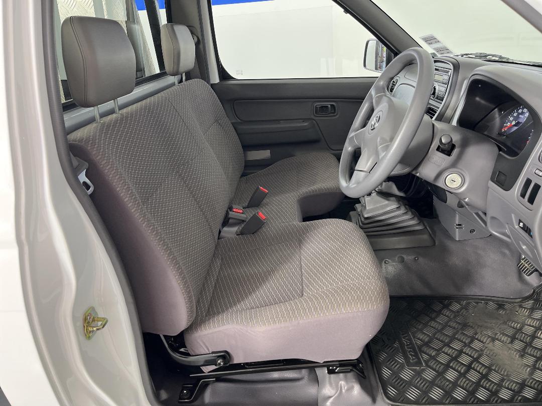 Photo '16' of Nissan Navara Photo '16' of Nissan Navara