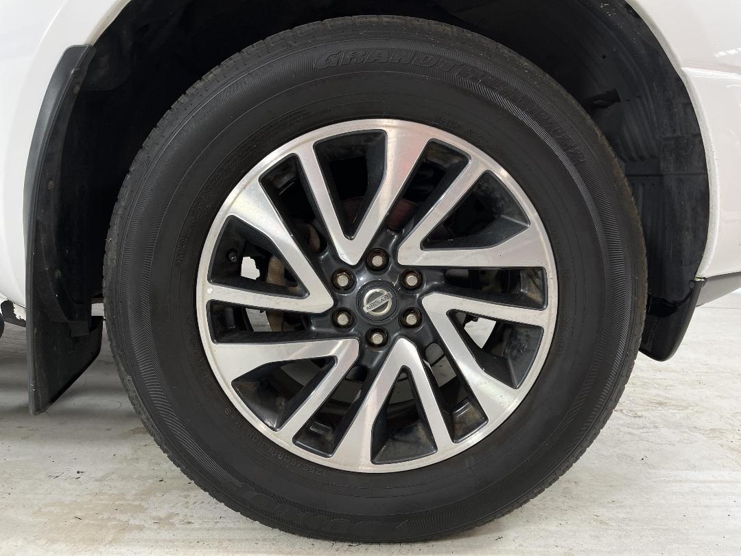 Photo '9' of Nissan Navara