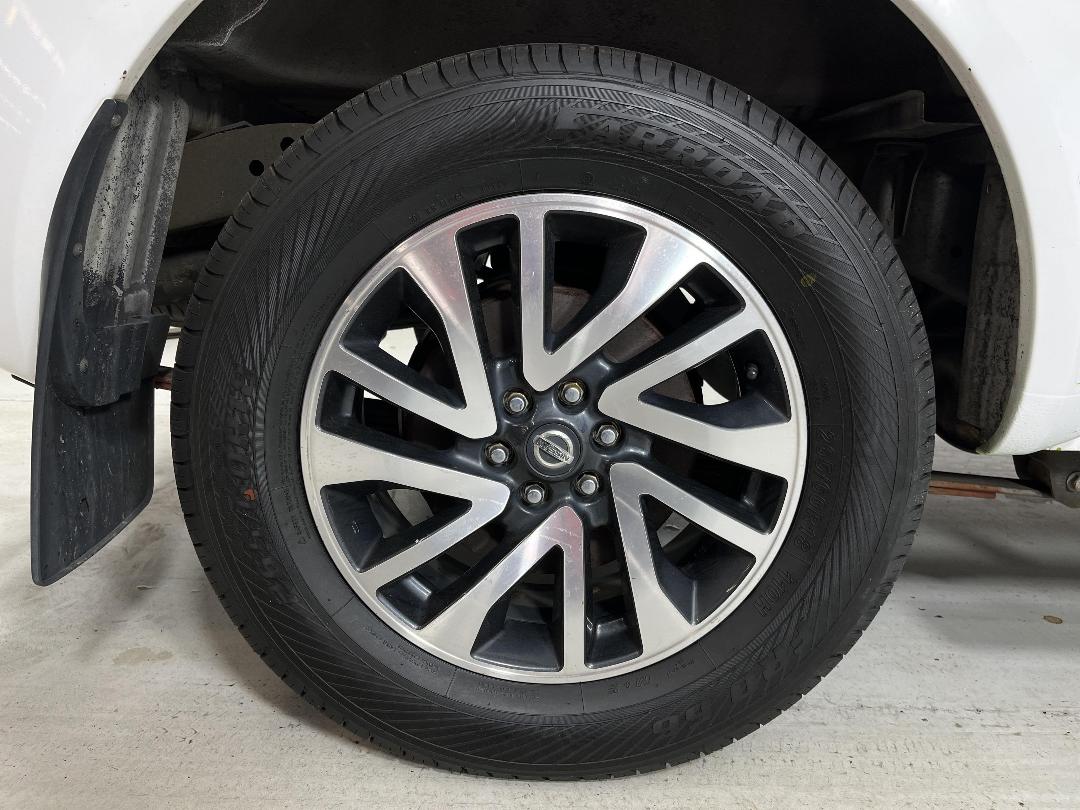 Photo '12' of Nissan Navara