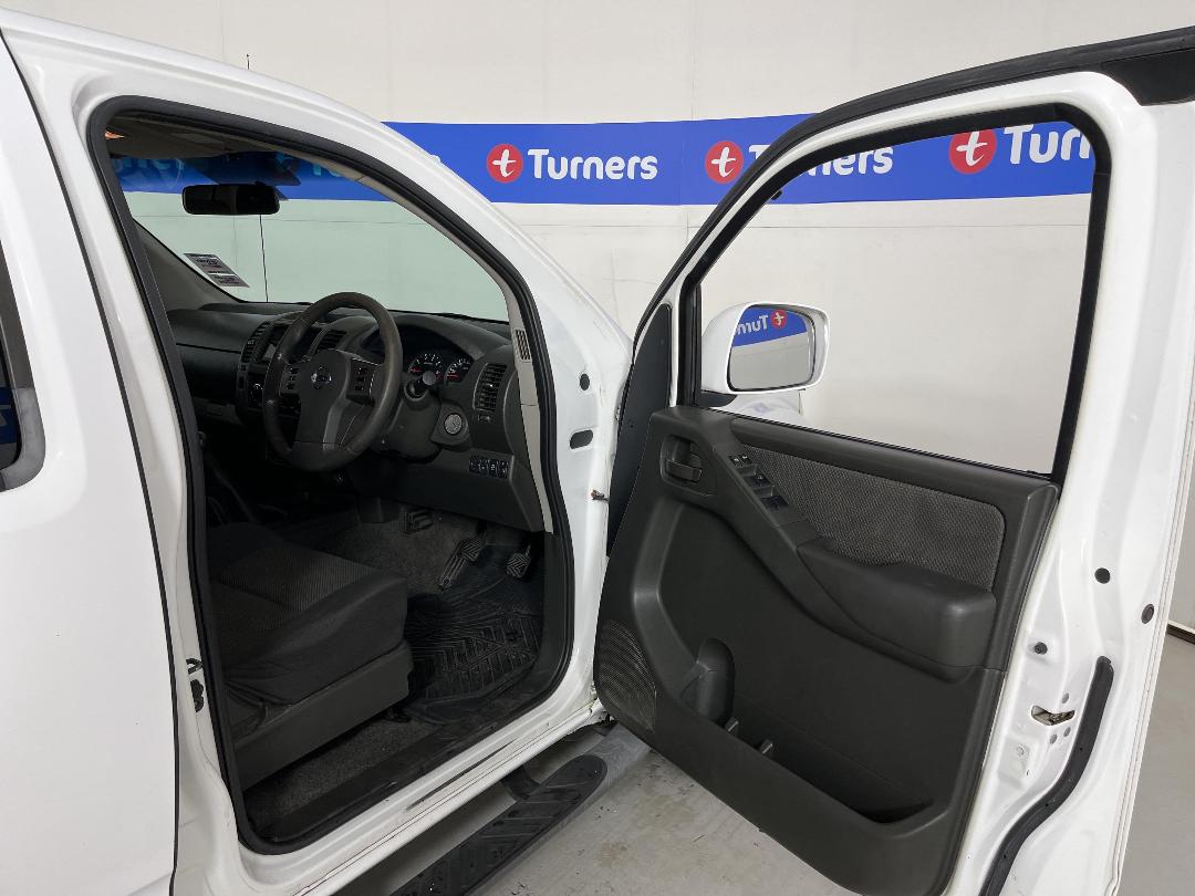 Photo '15' of Nissan Navara