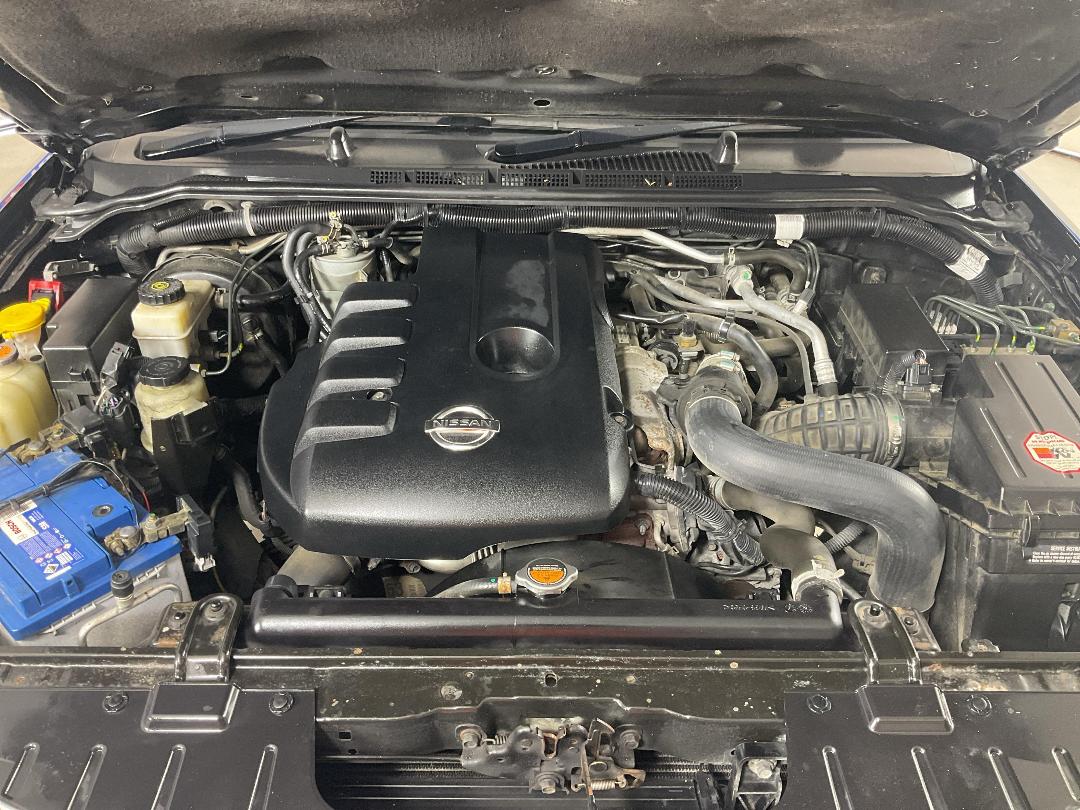 Photo '8' of Nissan Navara D/C ST-X