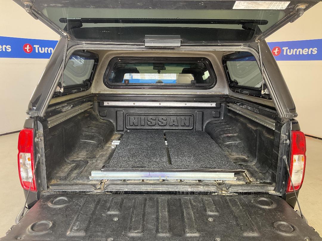 Photo '9' of Nissan Navara D/C ST-X