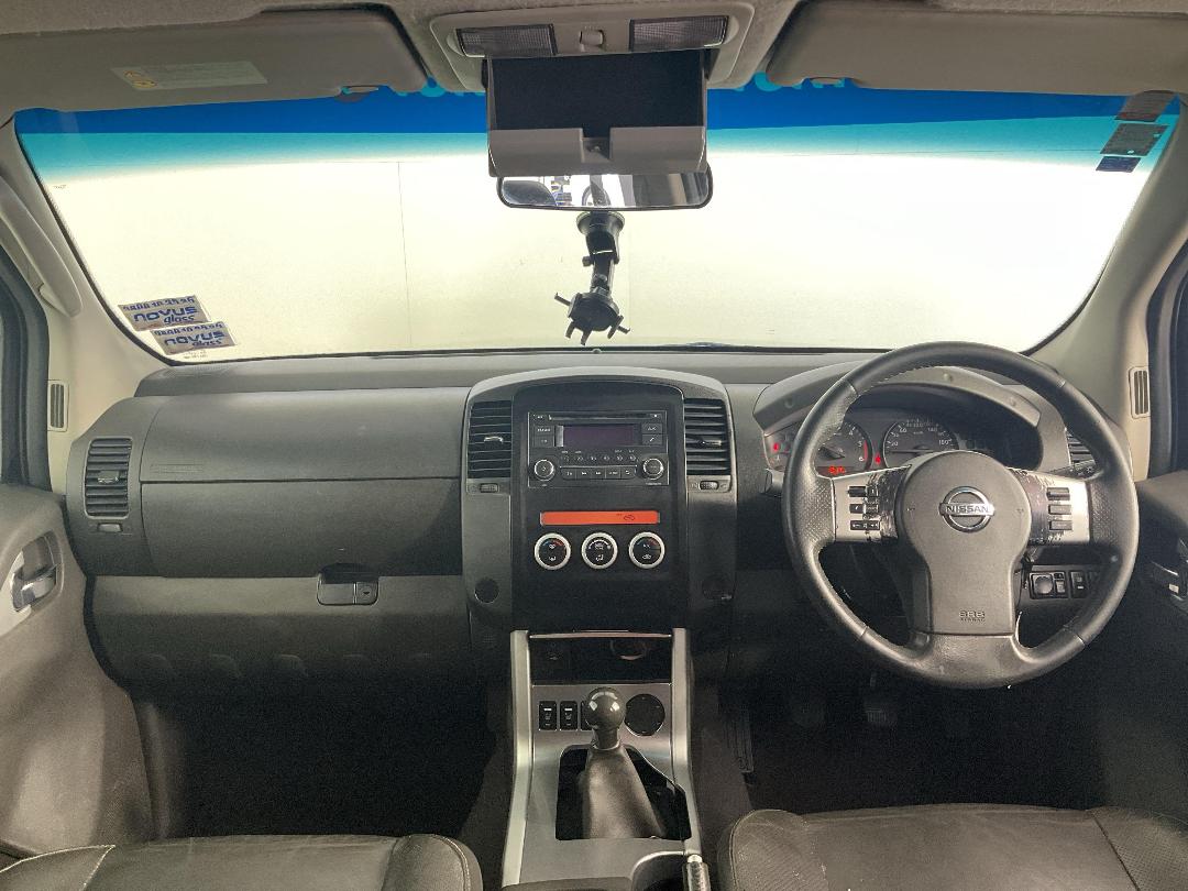 Photo '12' of Nissan Navara D/C ST-X