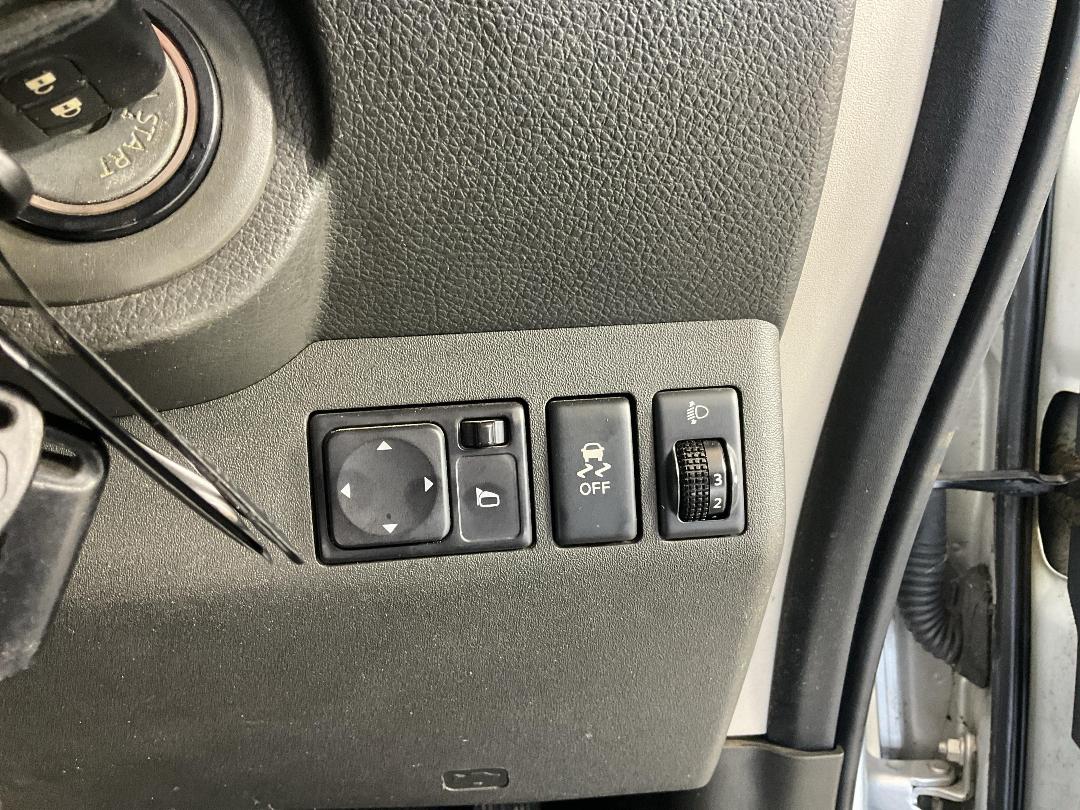 Photo '27' of Nissan Navara