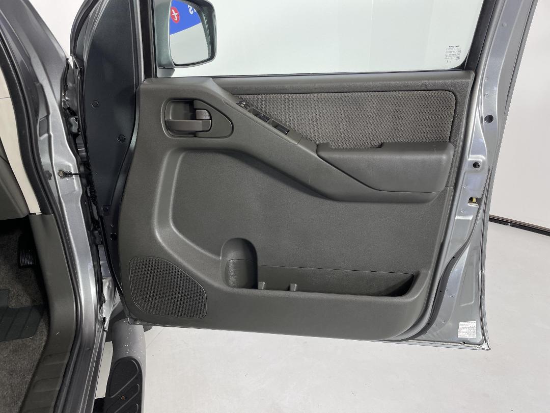 Photo '15' of Nissan Navara