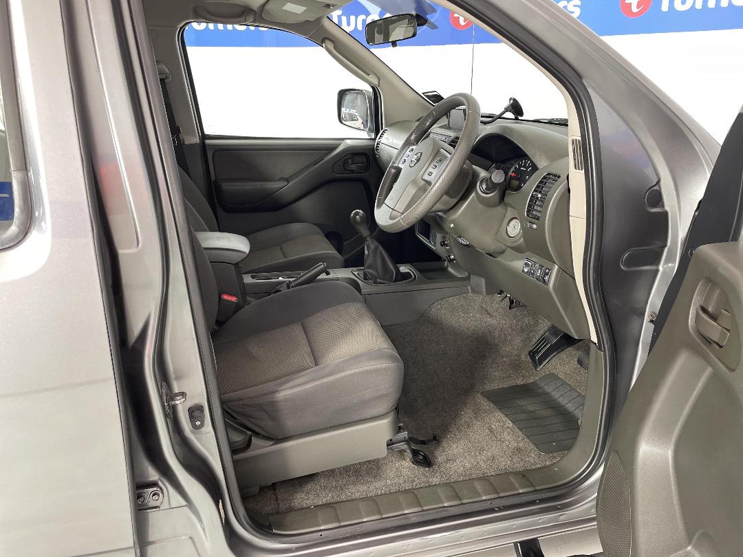 Photo '16' of Nissan Navara