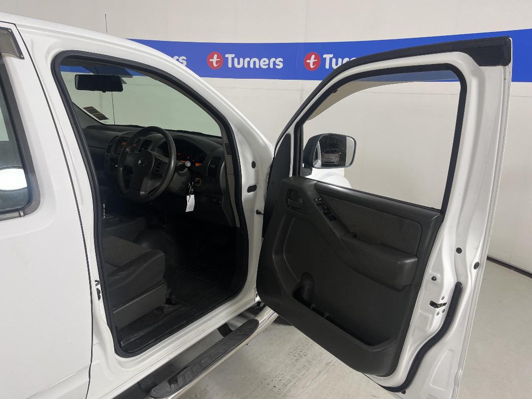 Photo '15' of Nissan Navara