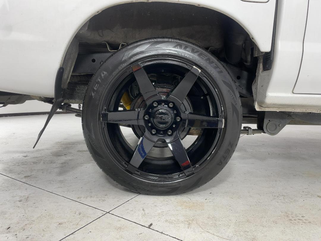 Photo '12' of Nissan Navara