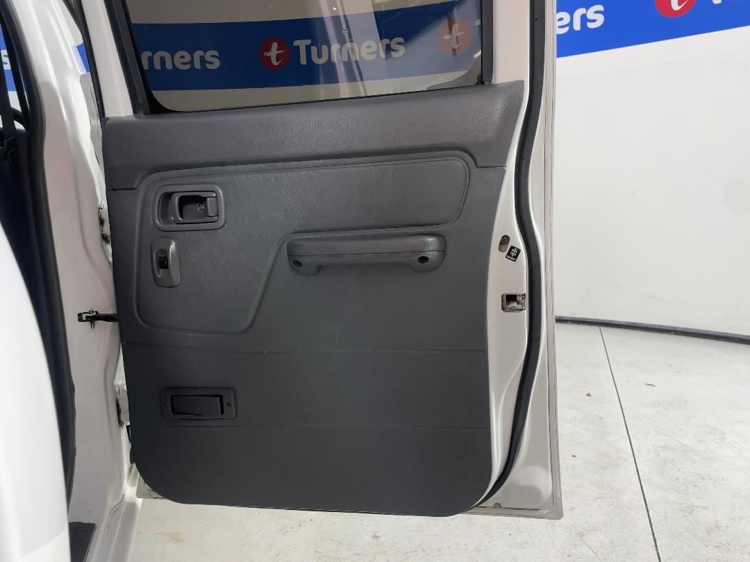 Photo '19' of Nissan Navara