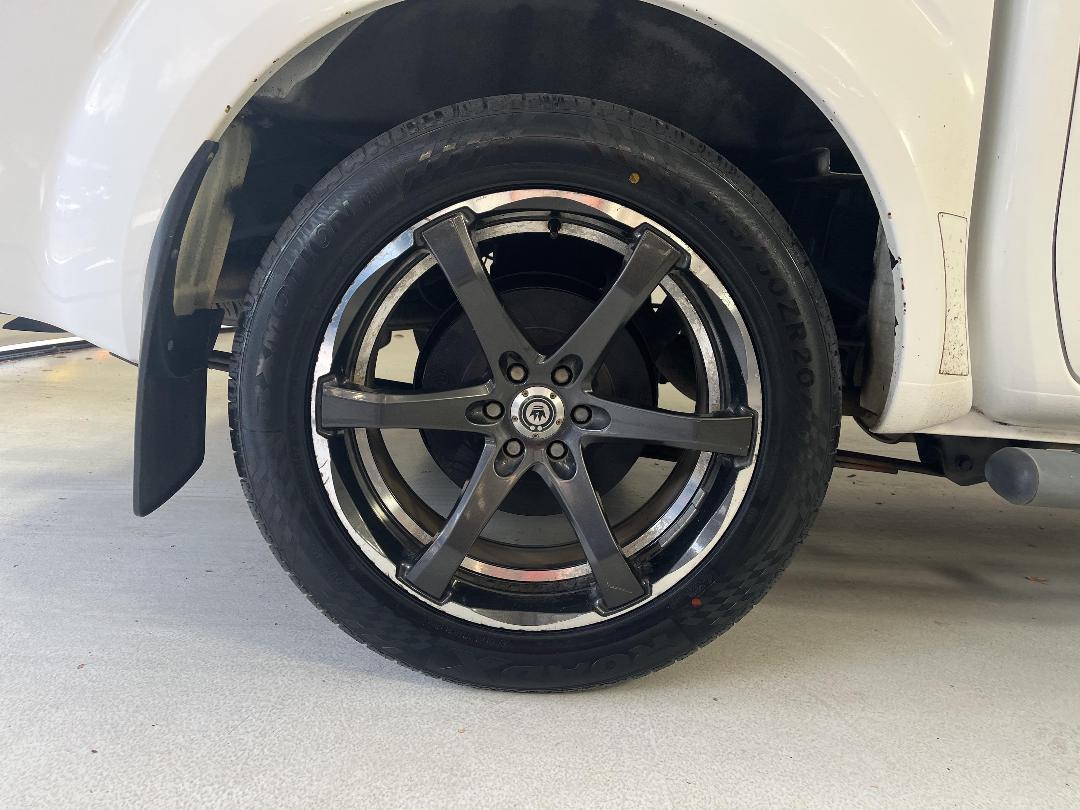 Photo '12' of Nissan Navara