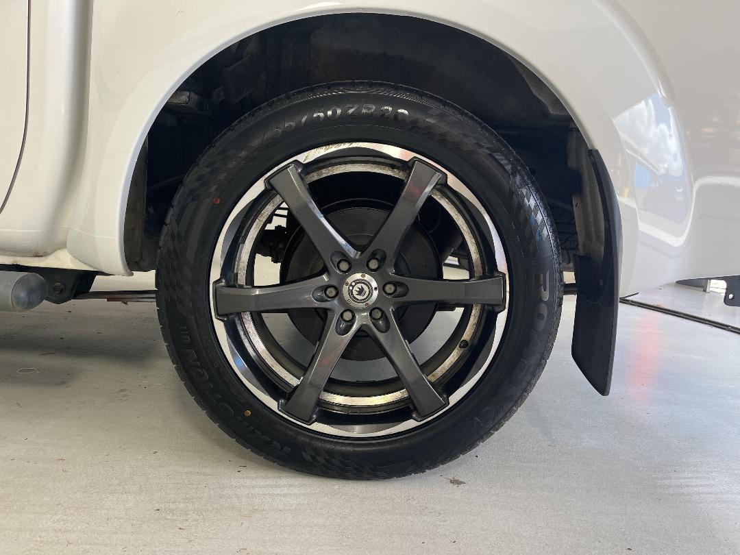 Photo '11' of Nissan Navara