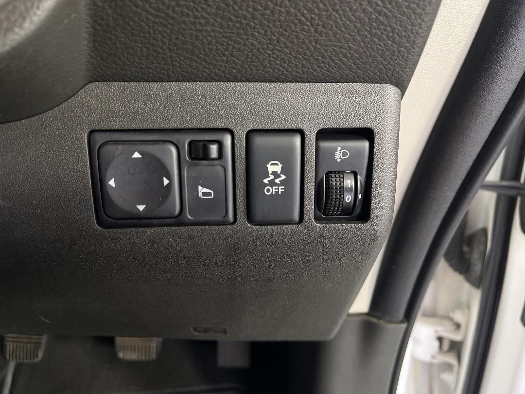 Photo '24' of Nissan Navara