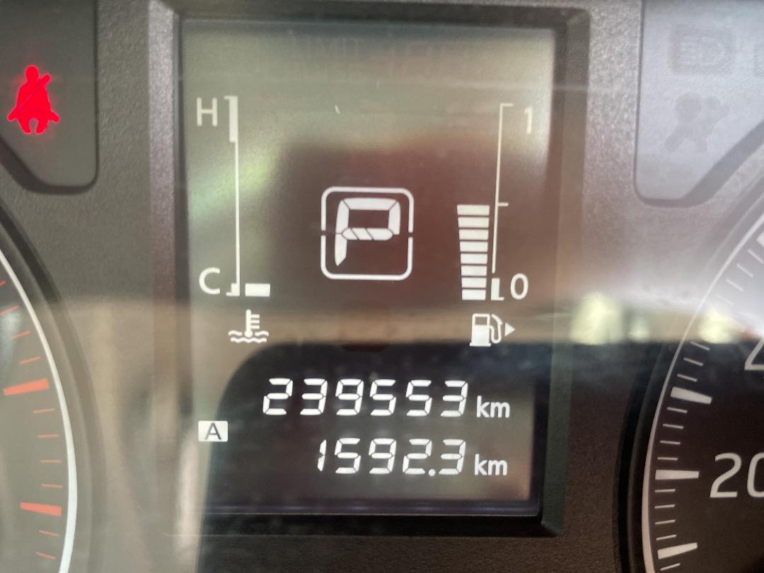 Photo '15' of Nissan NV350 Caravan Photo '15' of Nissan NV350 Caravan