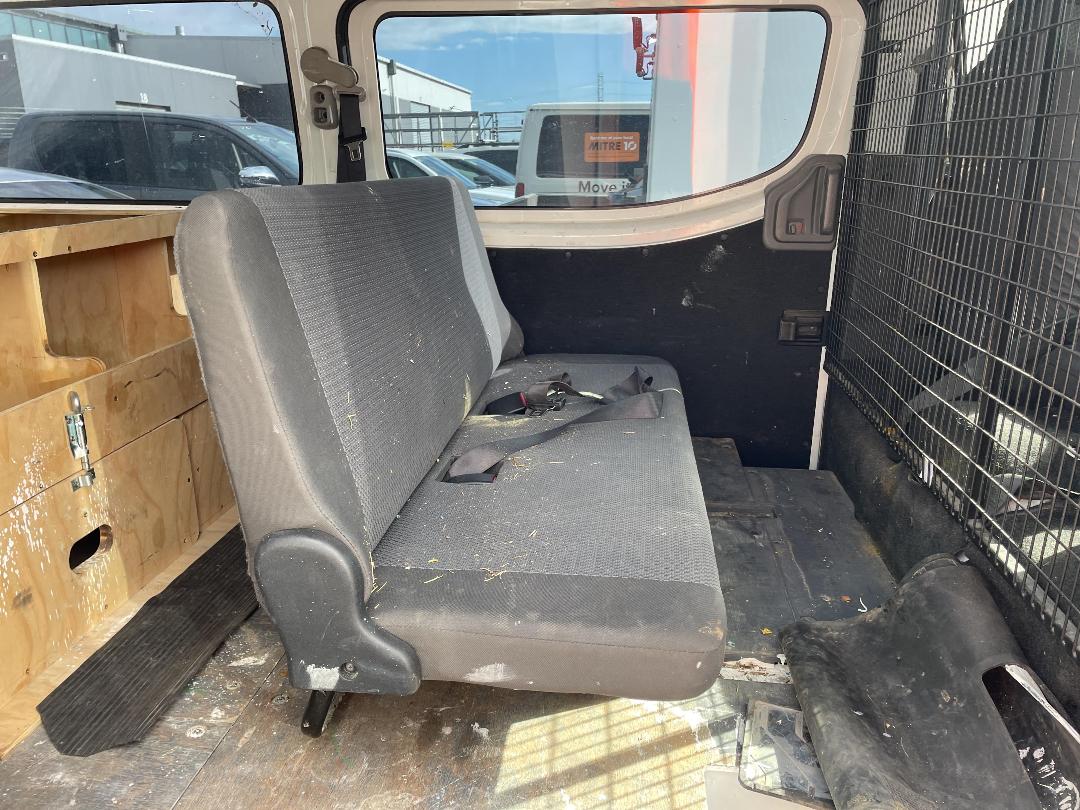 Photo '16' of Nissan NV350 Caravan Photo '16' of Nissan NV350 Caravan