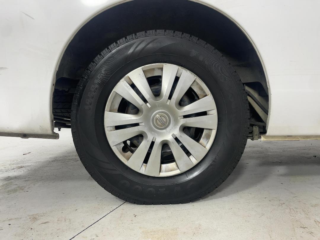 Photo '12' of Nissan NV350