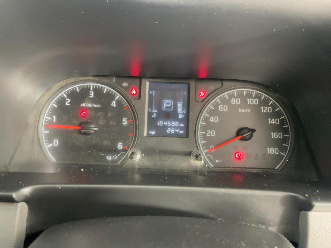 Photo '21' of Nissan NV350