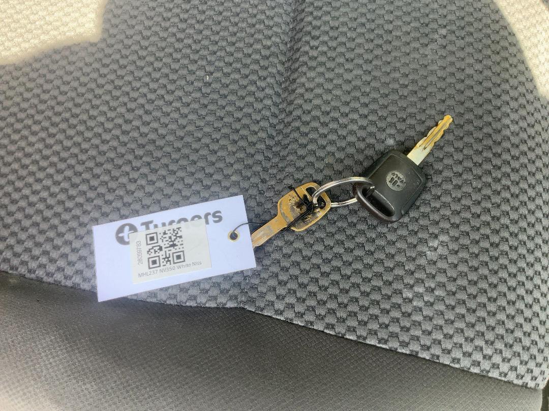 Photo '12' of Nissan NV350 Caravan