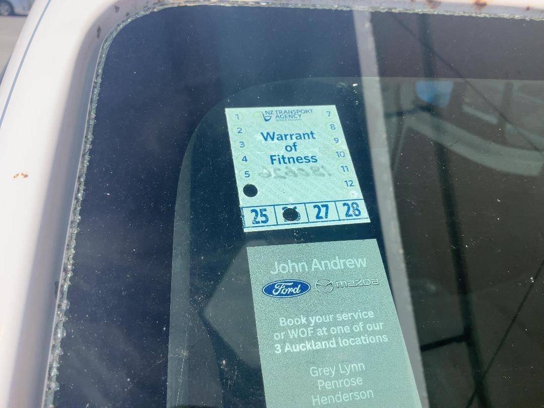 Photo '16' of Nissan NV350 Caravan