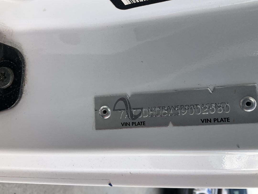 Photo '19' of Nissan NV350 Caravan