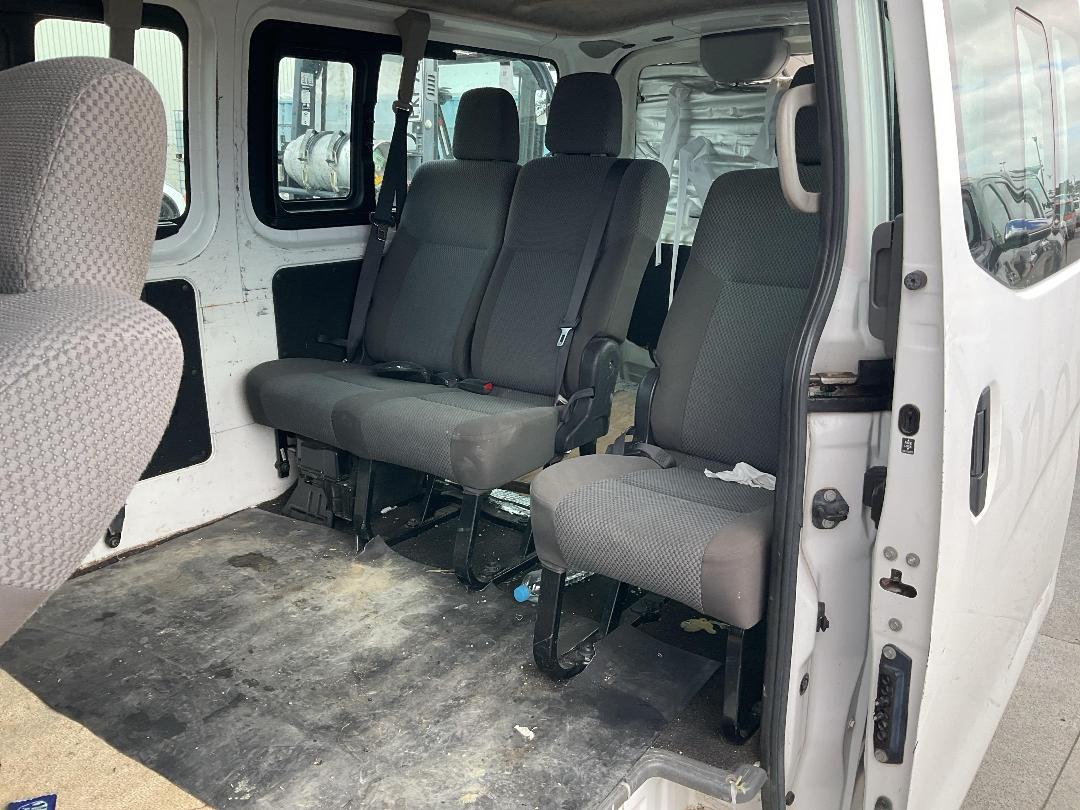 Photo '21' of Nissan NV350 Caravan