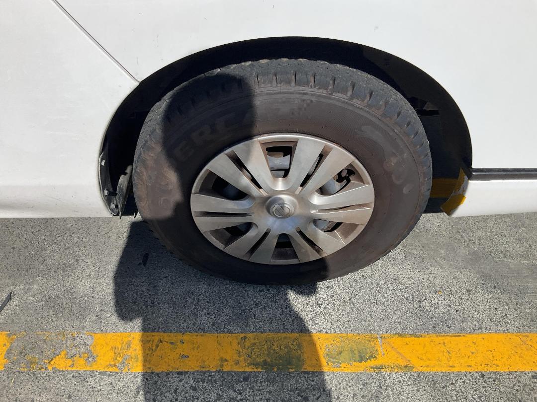 Photo '2' of Nissan NV350