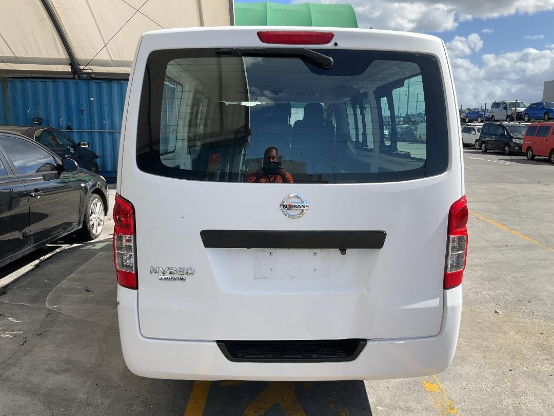 Photo '13' of Nissan NV350