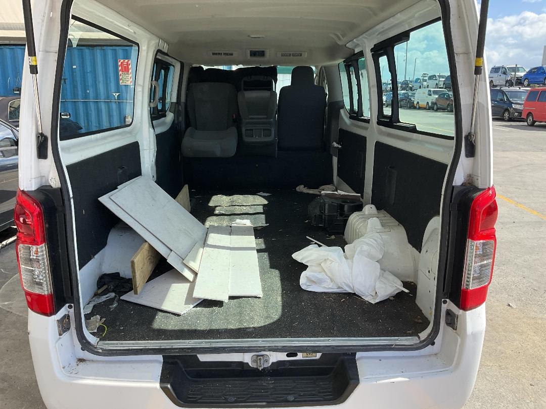 Photo '14' of Nissan NV350