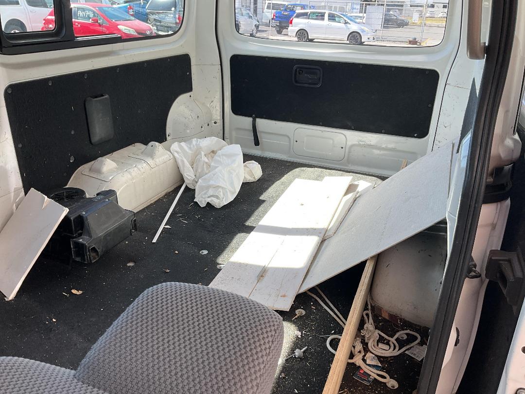 Photo '18' of Nissan NV350