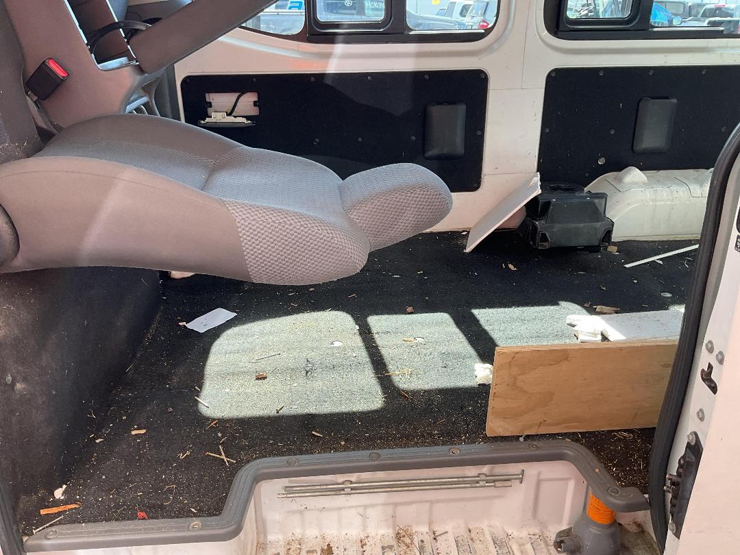 Photo '17' of Nissan NV350