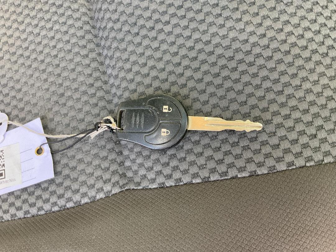 Photo '21' of Nissan NV350